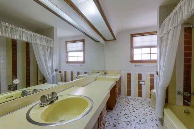 30616 Mcgrath Drive, Warren, MI 48093