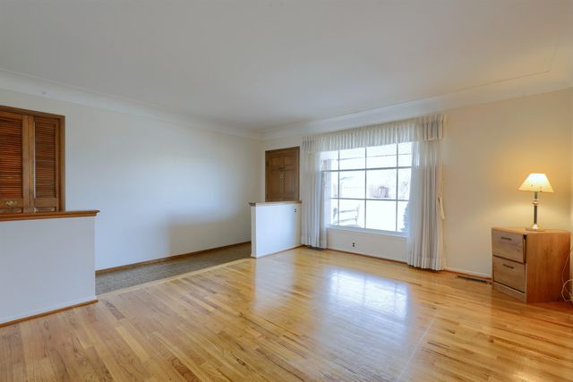 30616 Mcgrath Drive, Warren, MI 48093