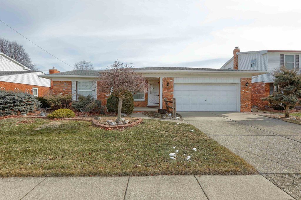 30616 Mcgrath Drive, Warren, MI 48093