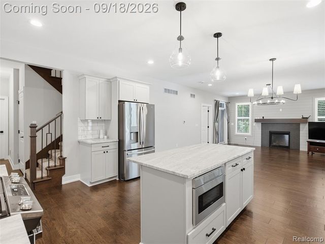 54893 Camden Court, Shelby Twp, MI 48316