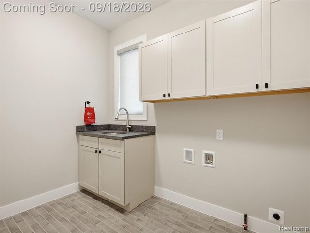 54893 Camden Court, Shelby Twp, MI 48316
