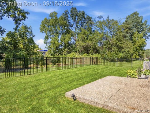 54893 Camden Court, Shelby Twp, MI 48316