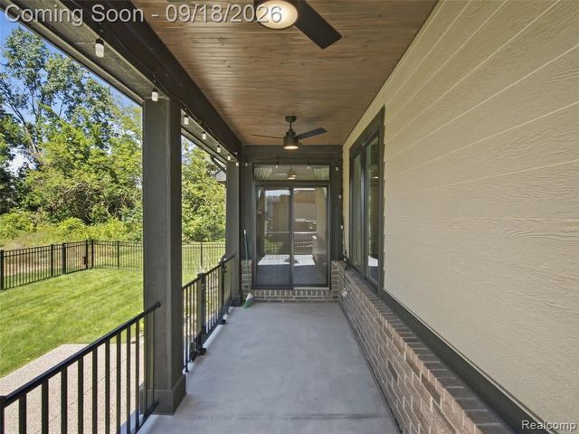 54893 Camden Court, Shelby Twp, MI 48316