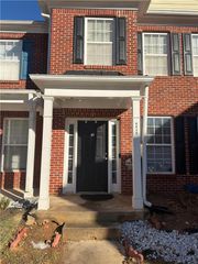 4826 Hairston Park Square, Stone Mountain, GA 30083