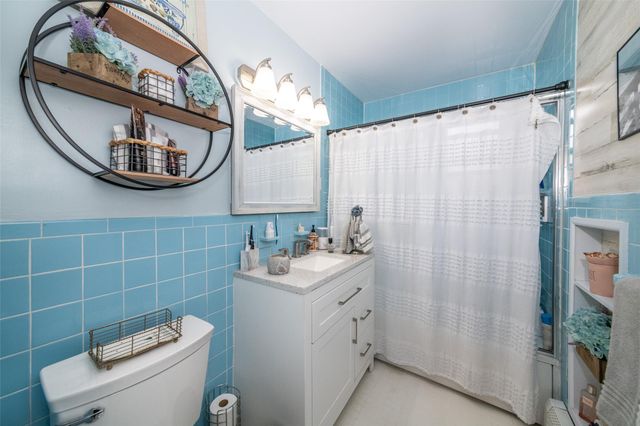 2549 Hollers Avenue, Bronx, NY 10475