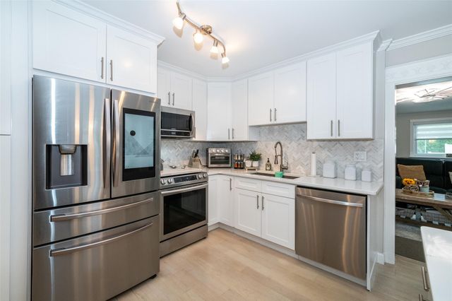 2549 Hollers Avenue, Bronx, NY 10475