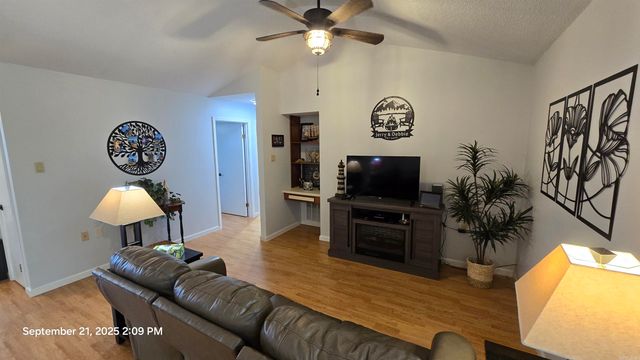 204 Maddox Dr Apt 5, Fairfield Bay, AR 72088