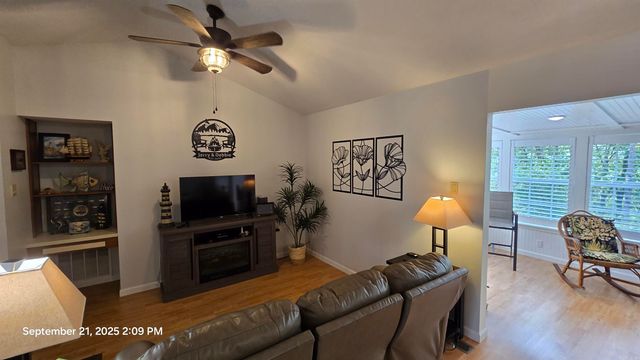 204 Maddox Dr Apt 5, Fairfield Bay, AR 72088