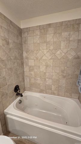 204 Maddox Dr Apt 5, Fairfield Bay, AR 72088