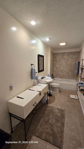 204 Maddox Dr Apt 5, Fairfield Bay, AR 72088