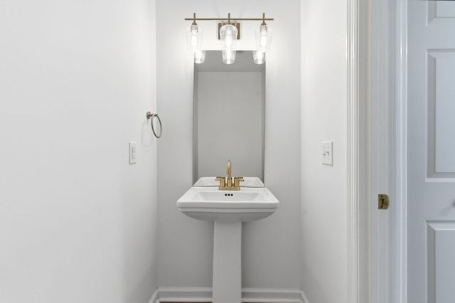 1021 Aderly Lane, Frankfort, KY 40601