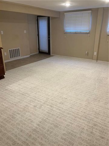 449 W 104th Street E, Kansas City, MO 64114