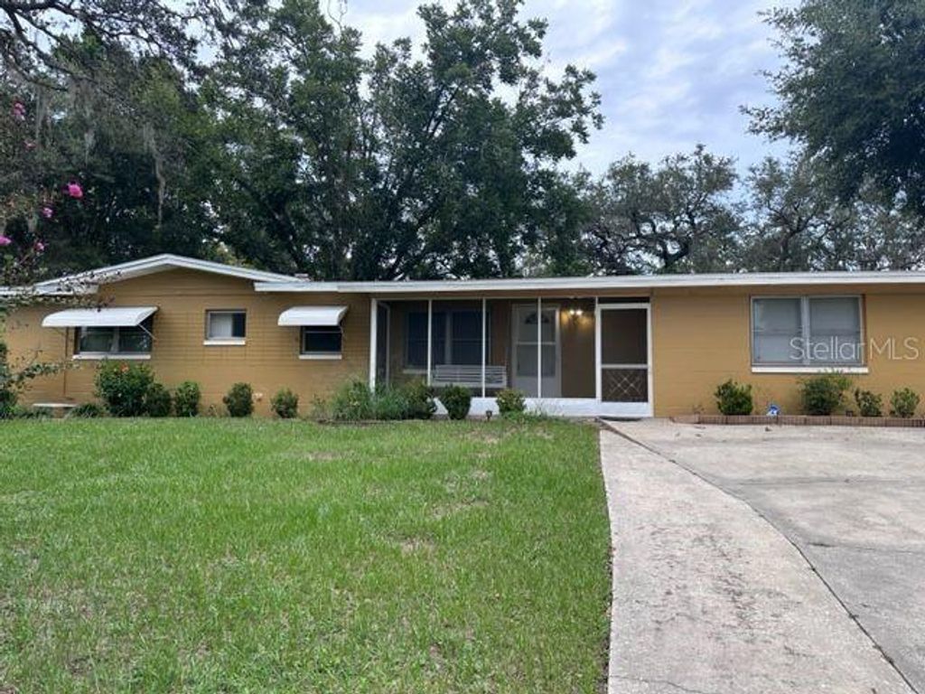 861 N WATERVIEW DRIVE, Clermont, FL 34711