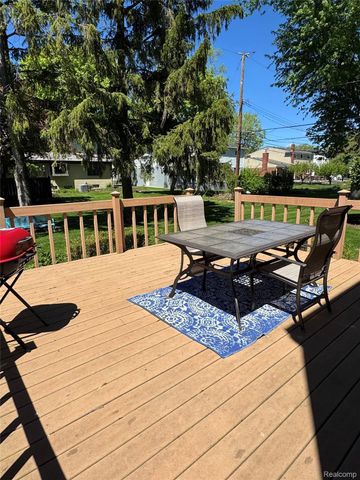 2481 WEXFORD Drive, Troy, MI 48084