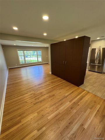 2481 WEXFORD Drive, Troy, MI 48084
