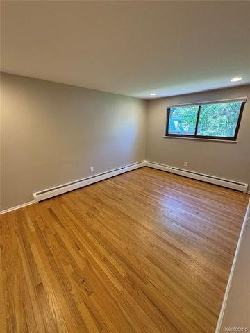 2481 WEXFORD Drive, Troy, MI 48084