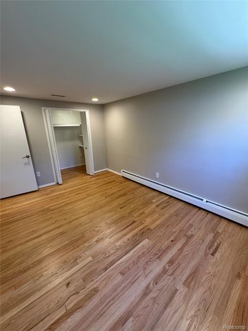 2481 WEXFORD Drive, Troy, MI 48084