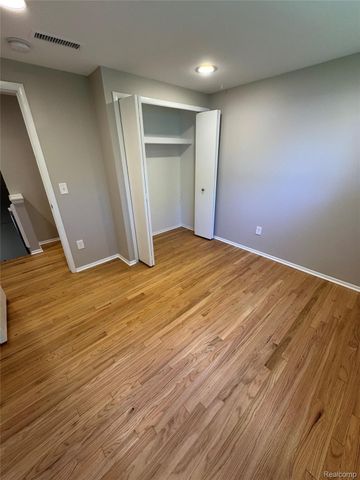 2481 WEXFORD Drive, Troy, MI 48084