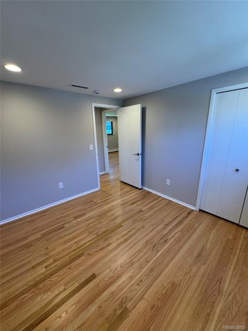 2481 WEXFORD Drive, Troy, MI 48084