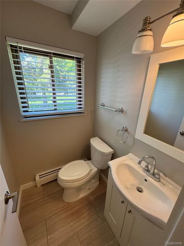 2481 WEXFORD Drive, Troy, MI 48084