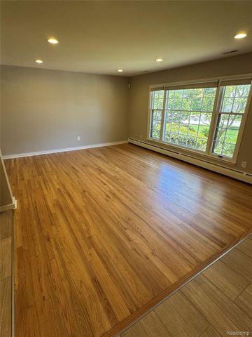 2481 WEXFORD Drive, Troy, MI 48084
