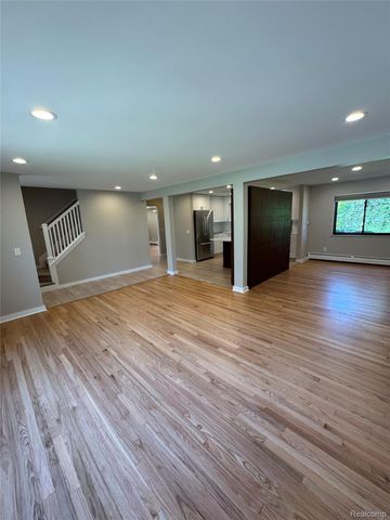 2481 WEXFORD Drive, Troy, MI 48084