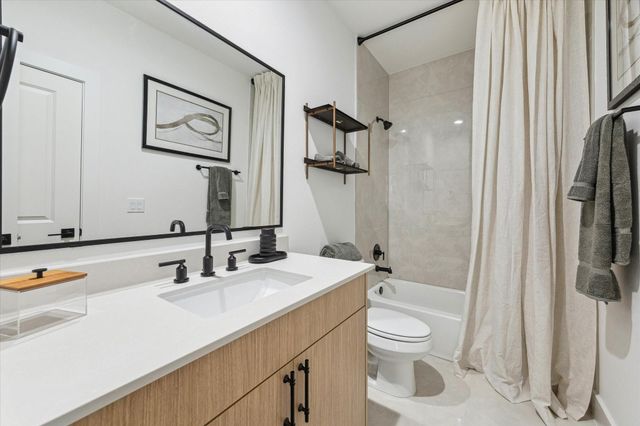 738 Curtin Street, Houston, TX 77018