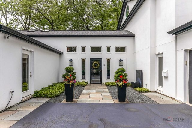 790 W Deerpath Road, Lake Forest, IL 60045