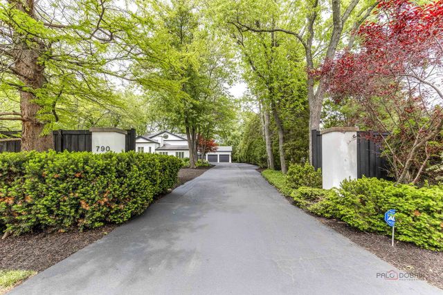 790 W Deerpath Road, Lake Forest, IL 60045