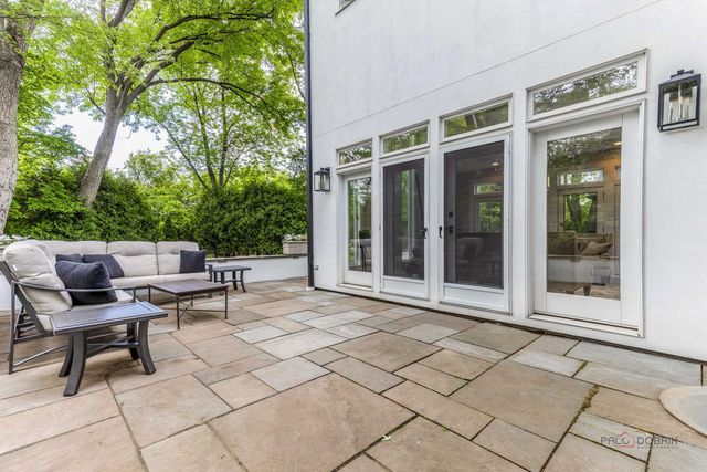 790 W Deerpath Road, Lake Forest, IL 60045