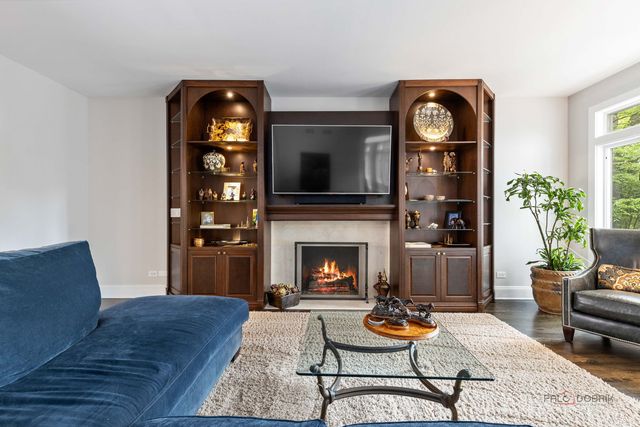 790 W Deerpath Road, Lake Forest, IL 60045