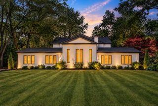 790 W Deerpath Road, Lake Forest, IL 60045