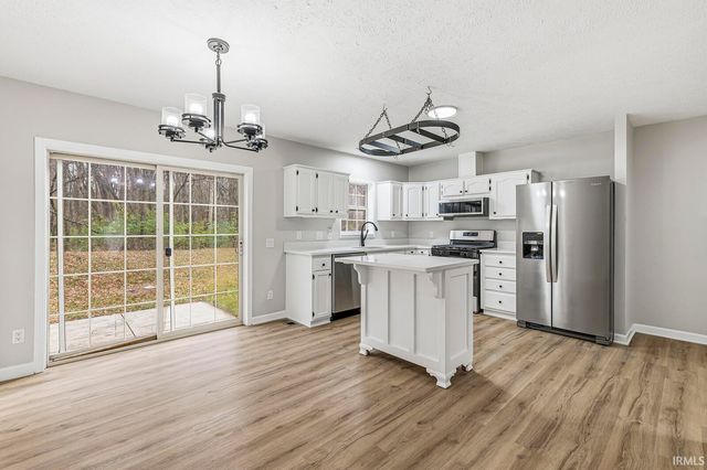 2512 Emerson Forest Parkway, South Bend, IN 46614