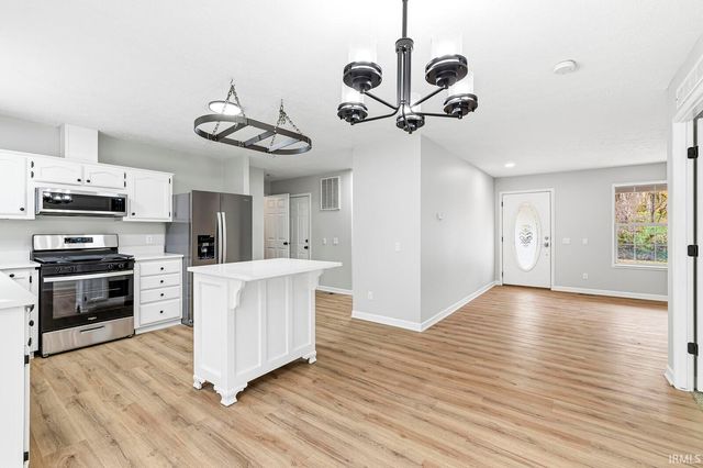 2512 Emerson Forest Parkway, South Bend, IN 46614