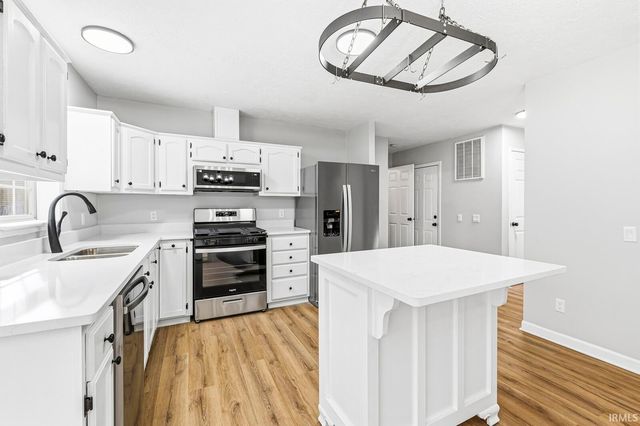 2512 Emerson Forest Parkway, South Bend, IN 46614