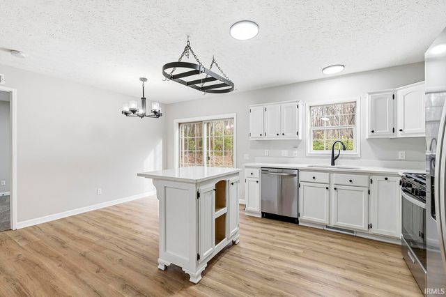 2512 Emerson Forest Parkway, South Bend, IN 46614