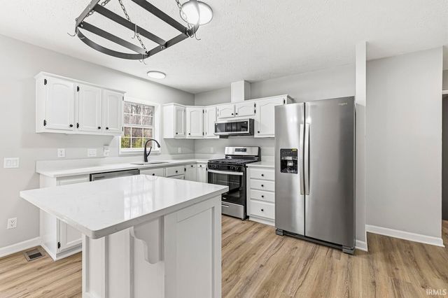 2512 Emerson Forest Parkway, South Bend, IN 46614