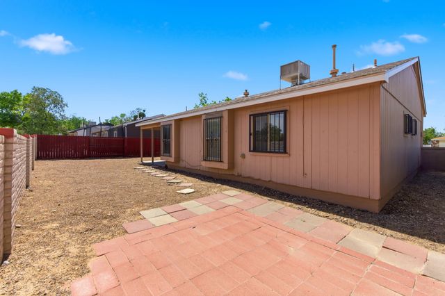 1378 Golden Eye Loop NE, Rio Rancho, NM 87144