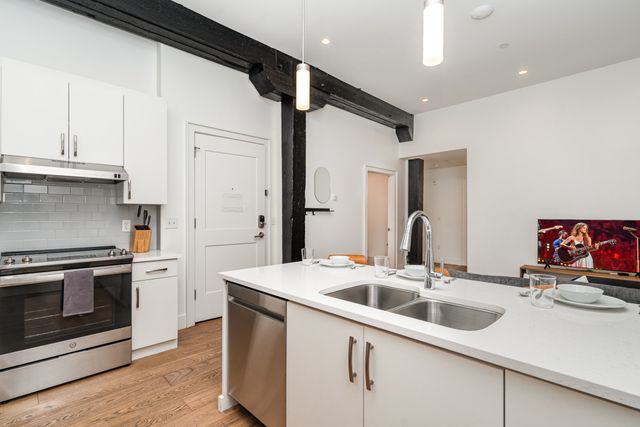 133 2nd Ave N Apt 201, Nashville, TN 37201