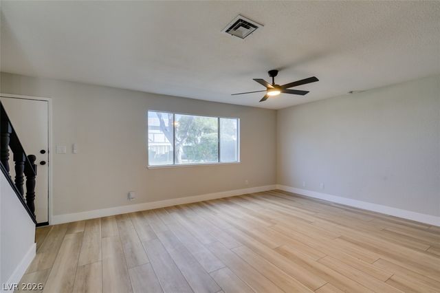 225 Greenbriar Townhouse Way, Las Vegas, NV 89121