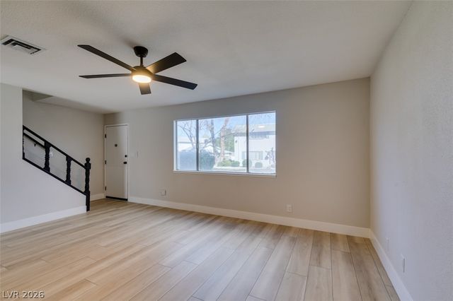 225 Greenbriar Townhouse Way, Las Vegas, NV 89121