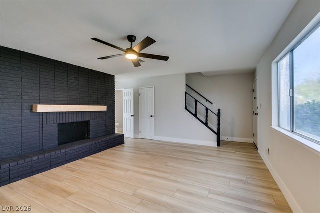 225 Greenbriar Townhouse Way, Las Vegas, NV 89121