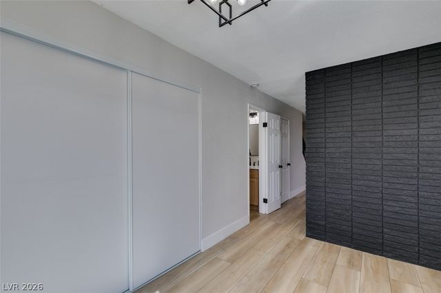 225 Greenbriar Townhouse Way, Las Vegas, NV 89121