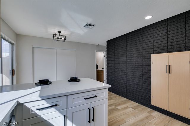 225 Greenbriar Townhouse Way, Las Vegas, NV 89121