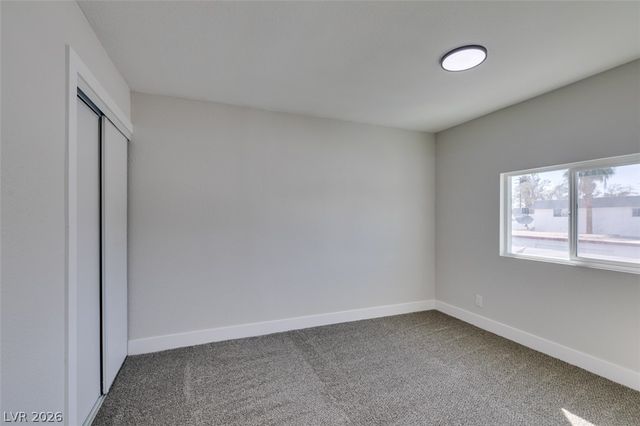 225 Greenbriar Townhouse Way, Las Vegas, NV 89121