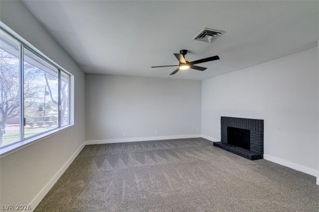 225 Greenbriar Townhouse Way, Las Vegas, NV 89121