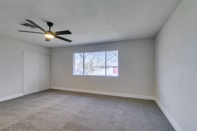 225 Greenbriar Townhouse Way, Las Vegas, NV 89121