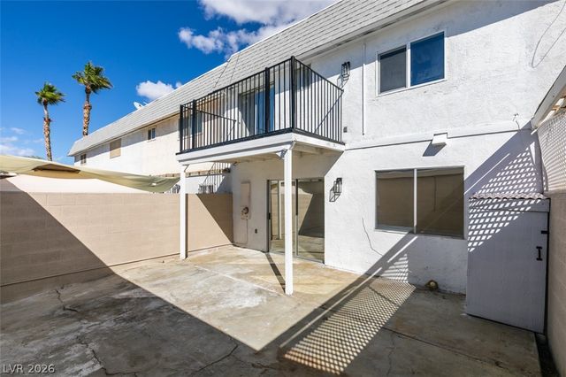 225 Greenbriar Townhouse Way, Las Vegas, NV 89121