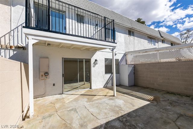 225 Greenbriar Townhouse Way, Las Vegas, NV 89121