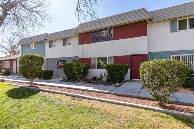 225 Greenbriar Townhouse Way, Las Vegas, NV 89121